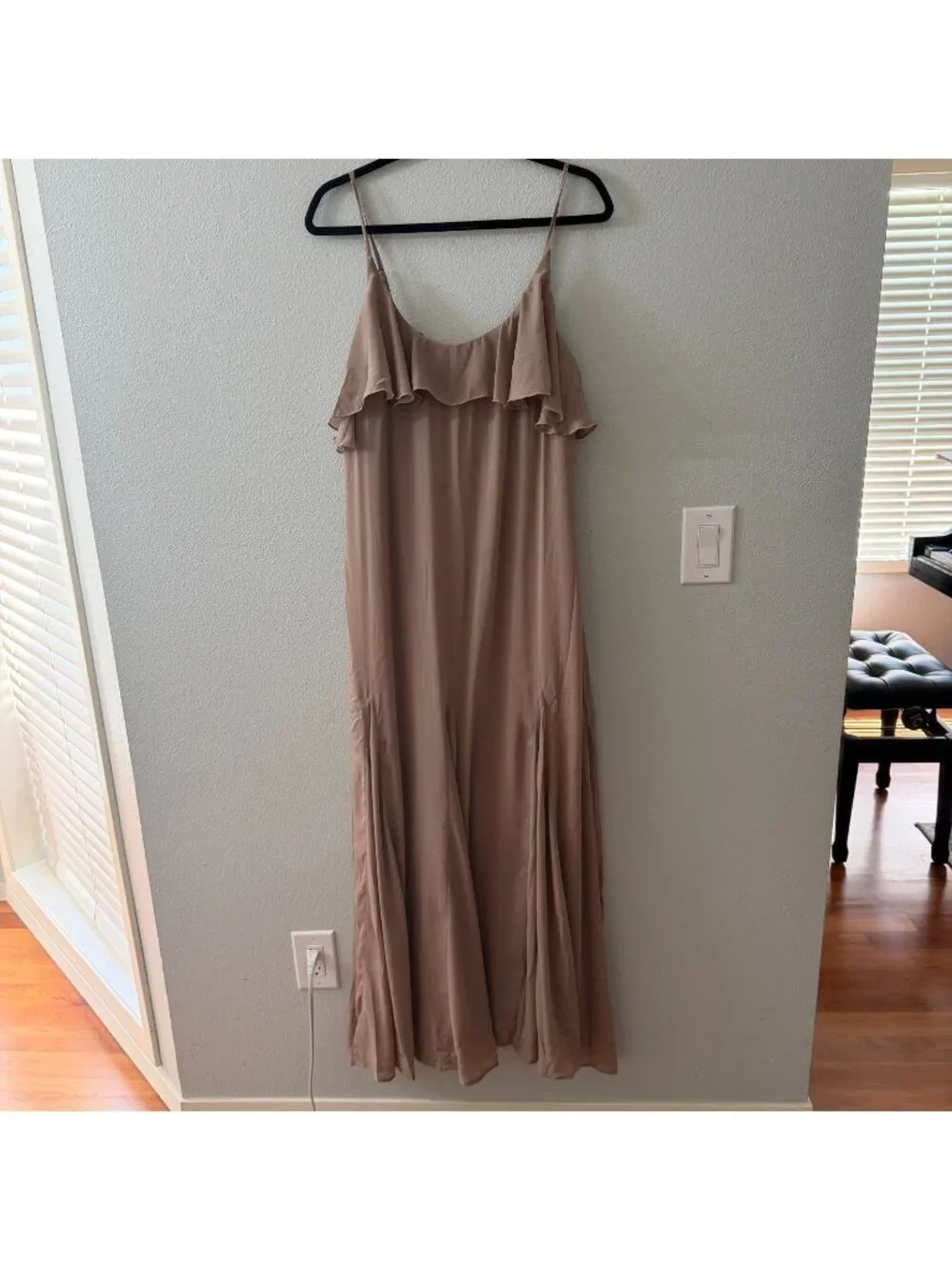 Abercrombie & Fitch Ruffle Maxi Dress Gown Taupe Tan LARGE Flowy Strappy